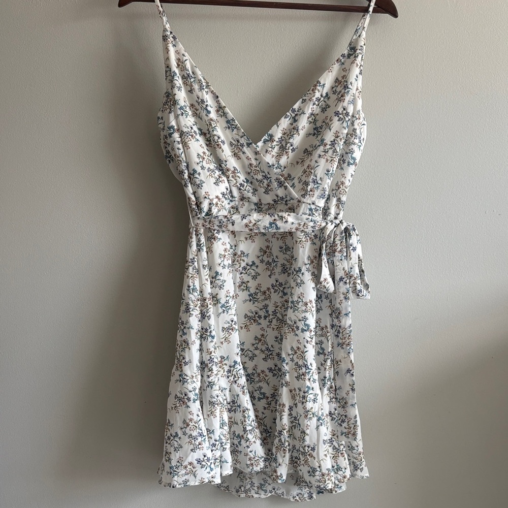 Floral Wrap Mini Dress Ivory Blue Tie Waist Cottagecore Spring L NWT